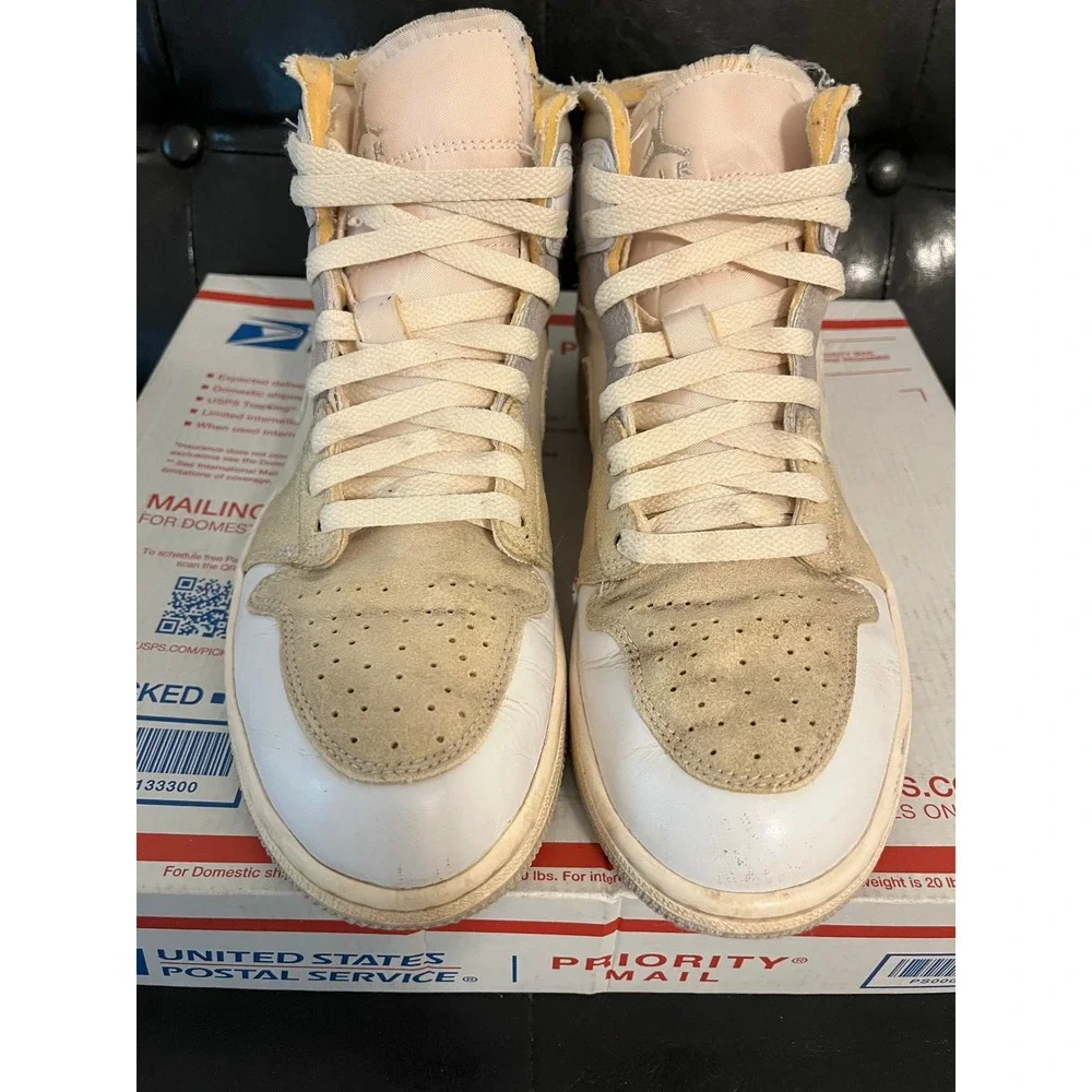 Air Jordan 1 Mid SE Inside Out